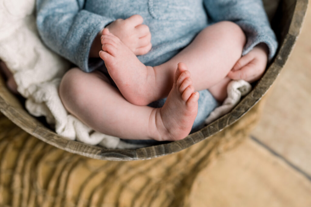 pied de bébé photo naissance